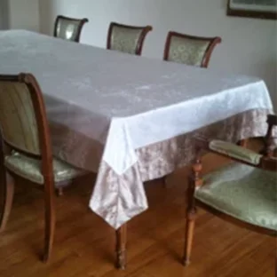 Croc-Tablecloth-Border-Style